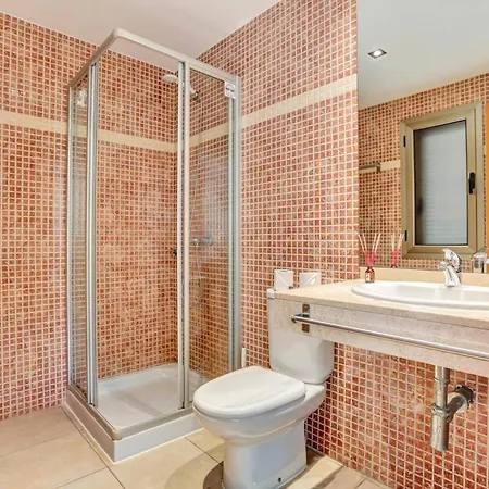 فيلة Aurea House By